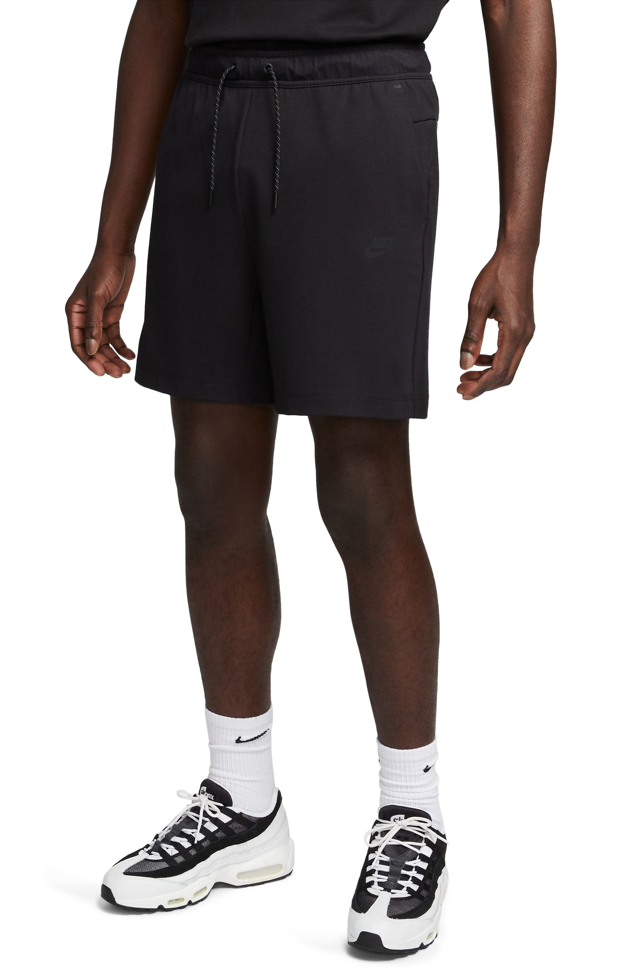 nike tech fleece shorts outfit
