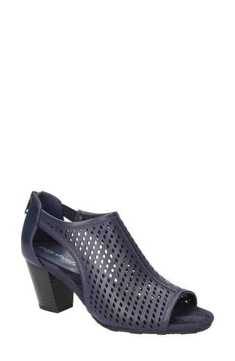 Amira Laser Cut Pump (Women)