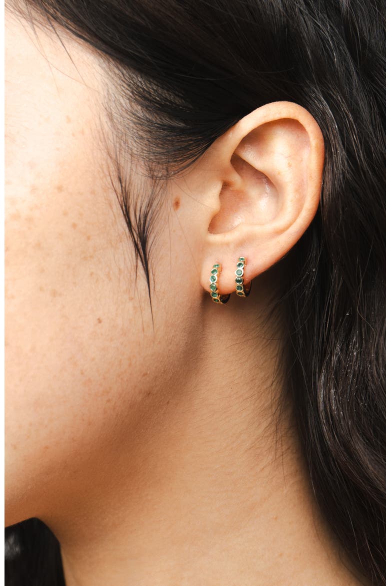 Emerald Bezel Huggie Hoop Earrings, Alternate, color, GREEN/ 14K YELLOW GOLD