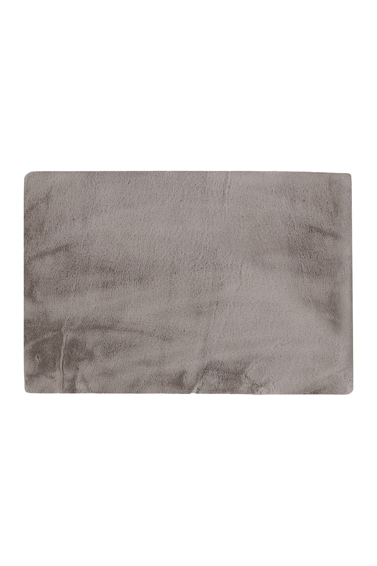 LUXE Faux Fur Rectangular Throw 5' X 8' - Grey