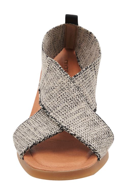 Andre Assous André Assous Naira Featherweights™ Sandal In Black/beige