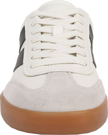 Oasis Sneaker