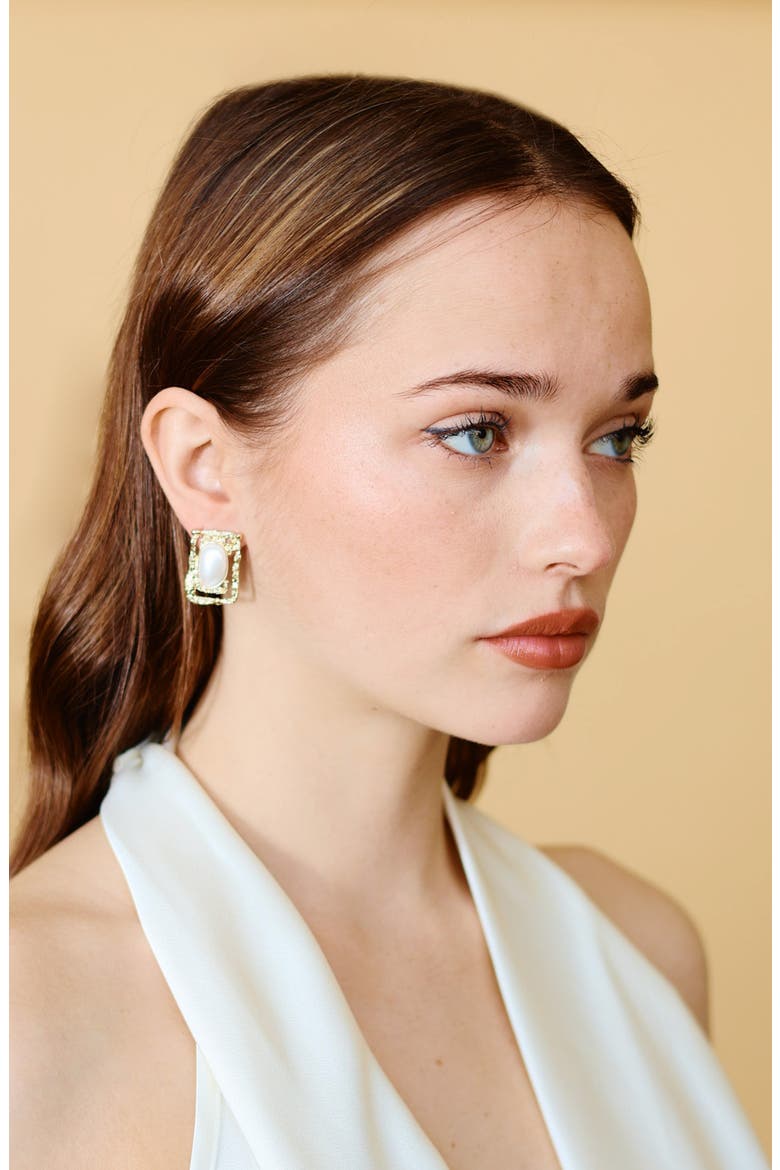 Coastal Gem Quartz Stone Stud Earrings, Alternate, color, GOLD/ PEARL