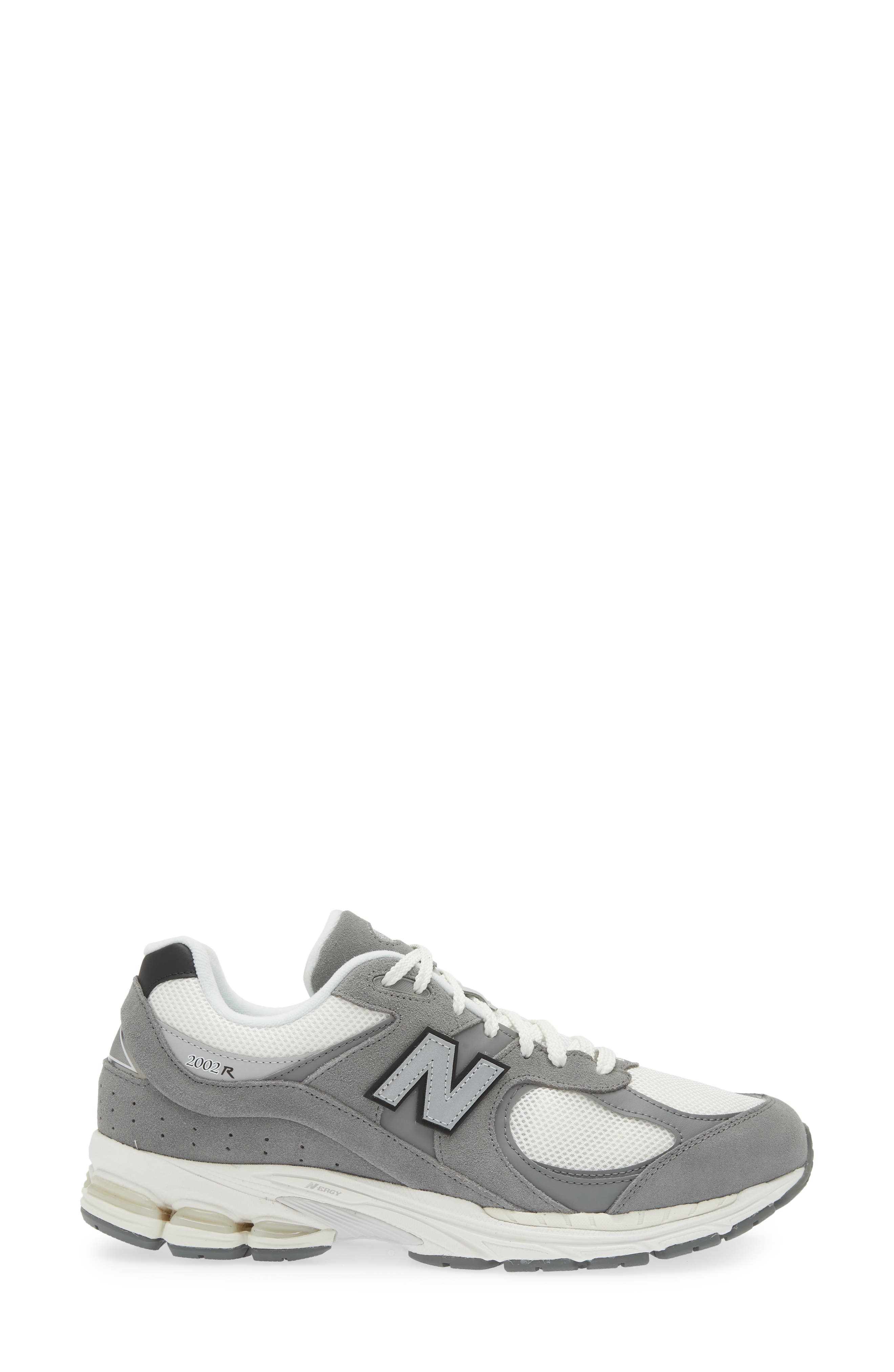 New Balance 2002R Sneaker, Alternate, color, Harbor Grey/ Black