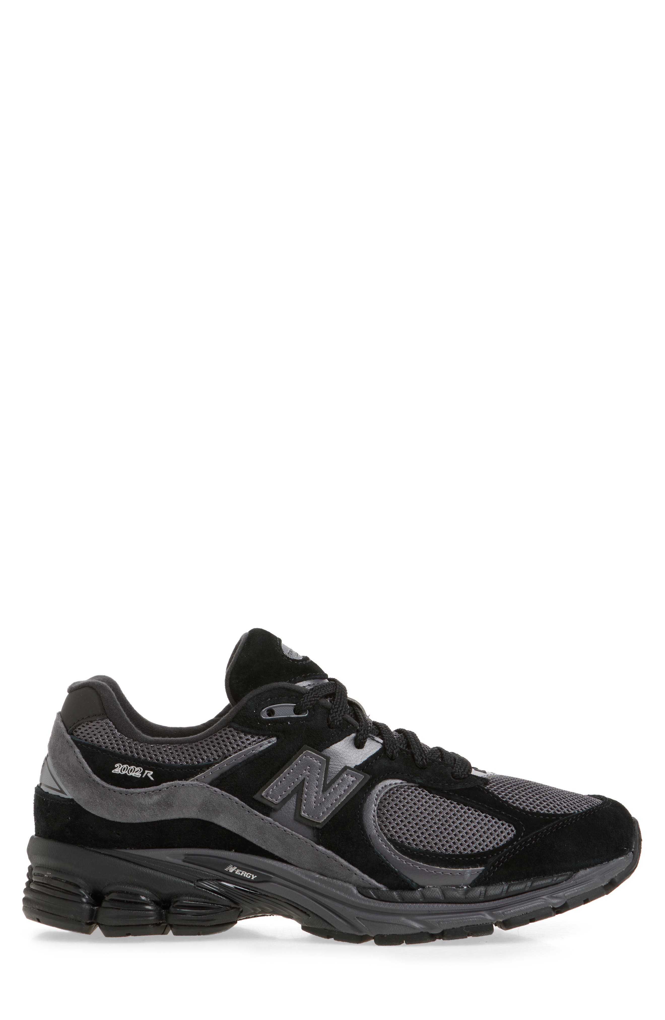 New Balance M2002RV1 SMU Running Shoe, Alternate, color, Black/ Magnet