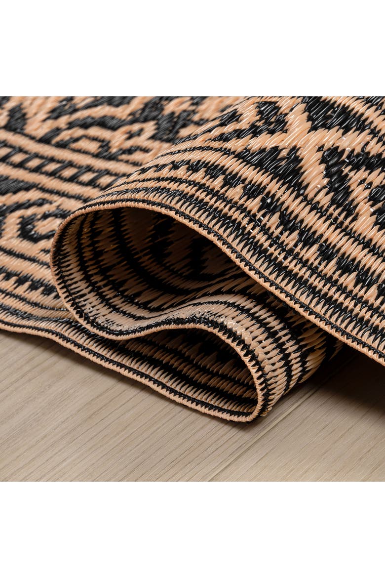 Dory Medallion Border Foldable Waterproof Reversible Plastic Straw Outdoor Rug, Alternate, color, Black/Cream