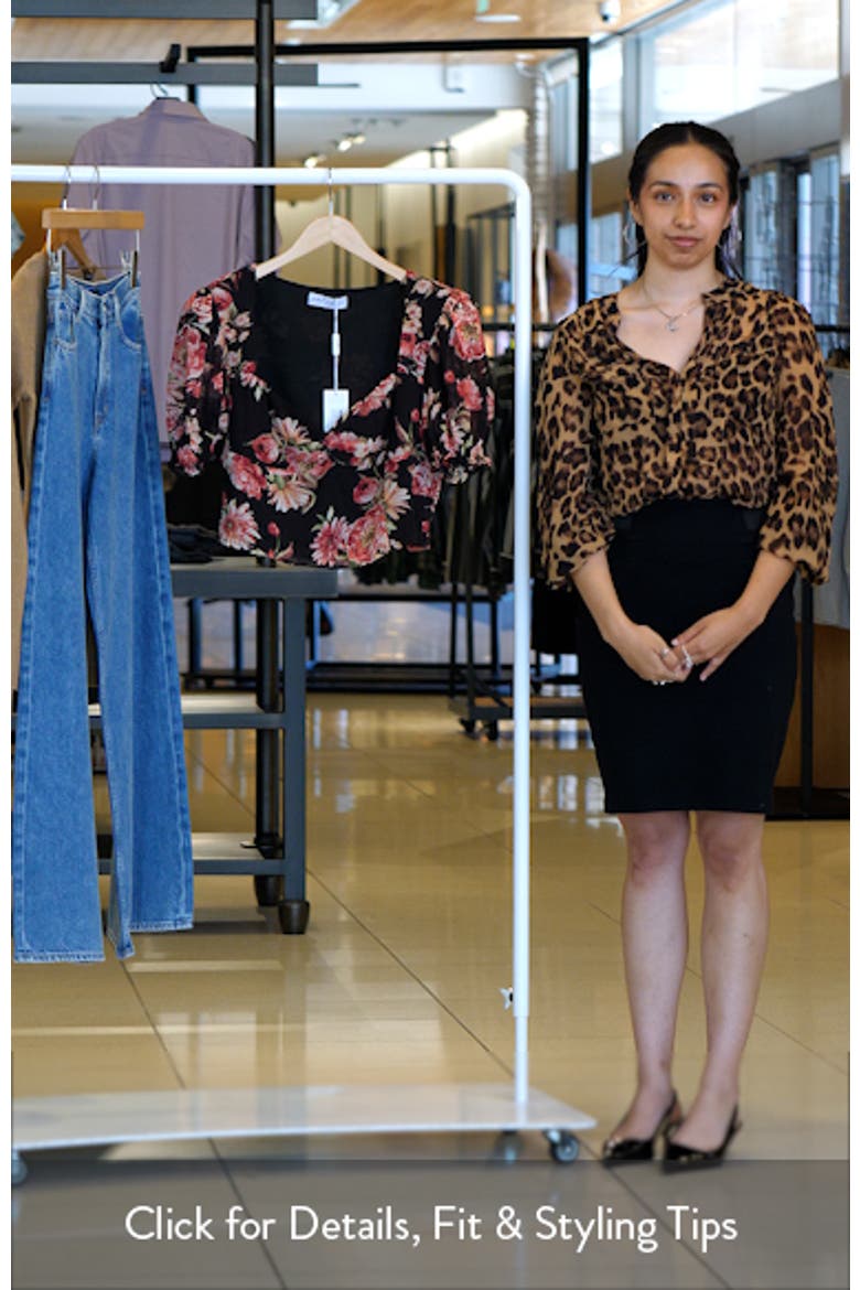 Noel Floral Puff Sleeve Top video