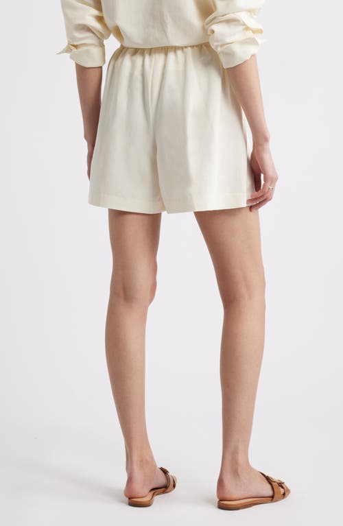 Nordstrom Elastic Waist Shorts In Ivory Tofu