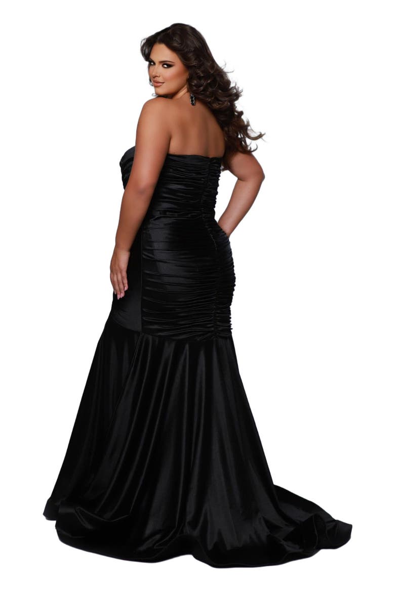 Fitted Strapless Sweetheart Neckline Plus Size Evening Gown, Alternate, color, Black