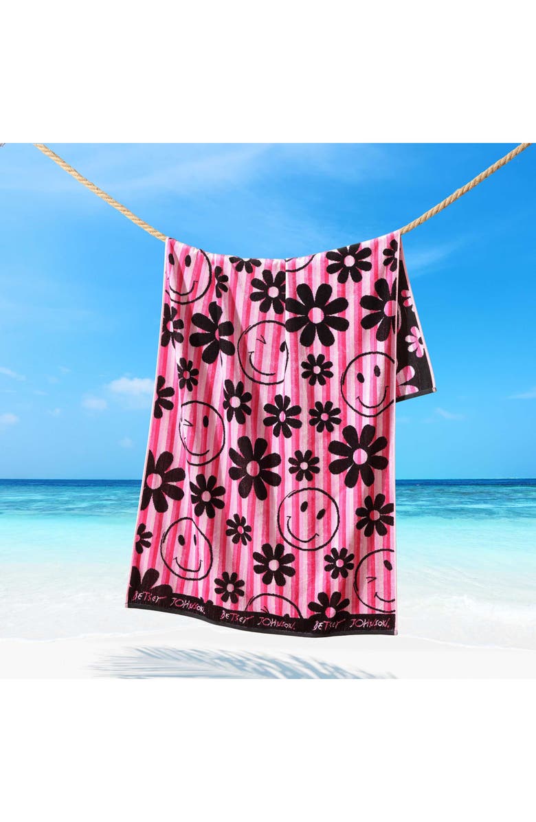 Betsey Johnson Smiley Daisy Beach Towel, Alternate, color, Medium / Dark Pink