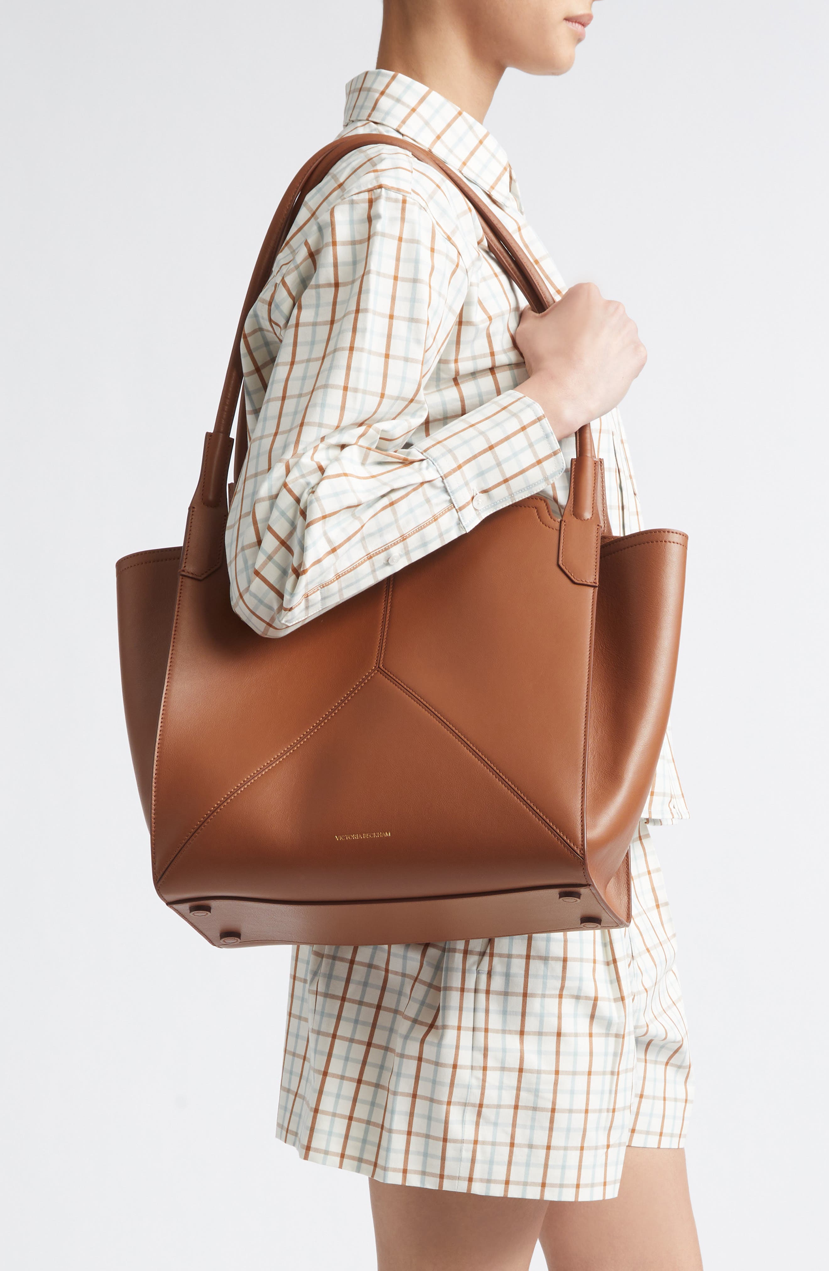 Victoria Beckham Small Victoria Leather Tote, Alternate, color, Dark Tan