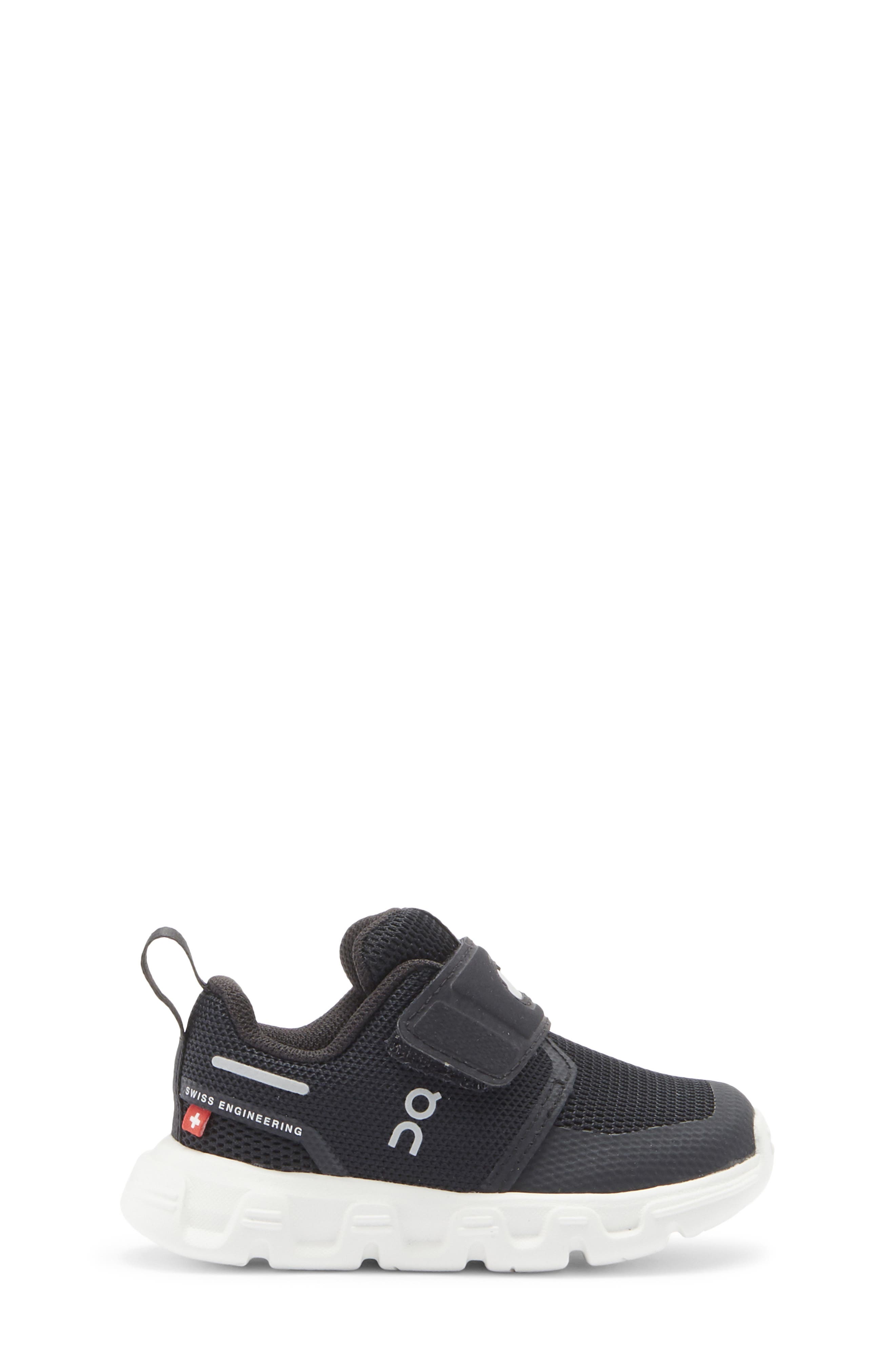 On Kids' Cloud Dash Sneaker, Alternate, color, Black/White