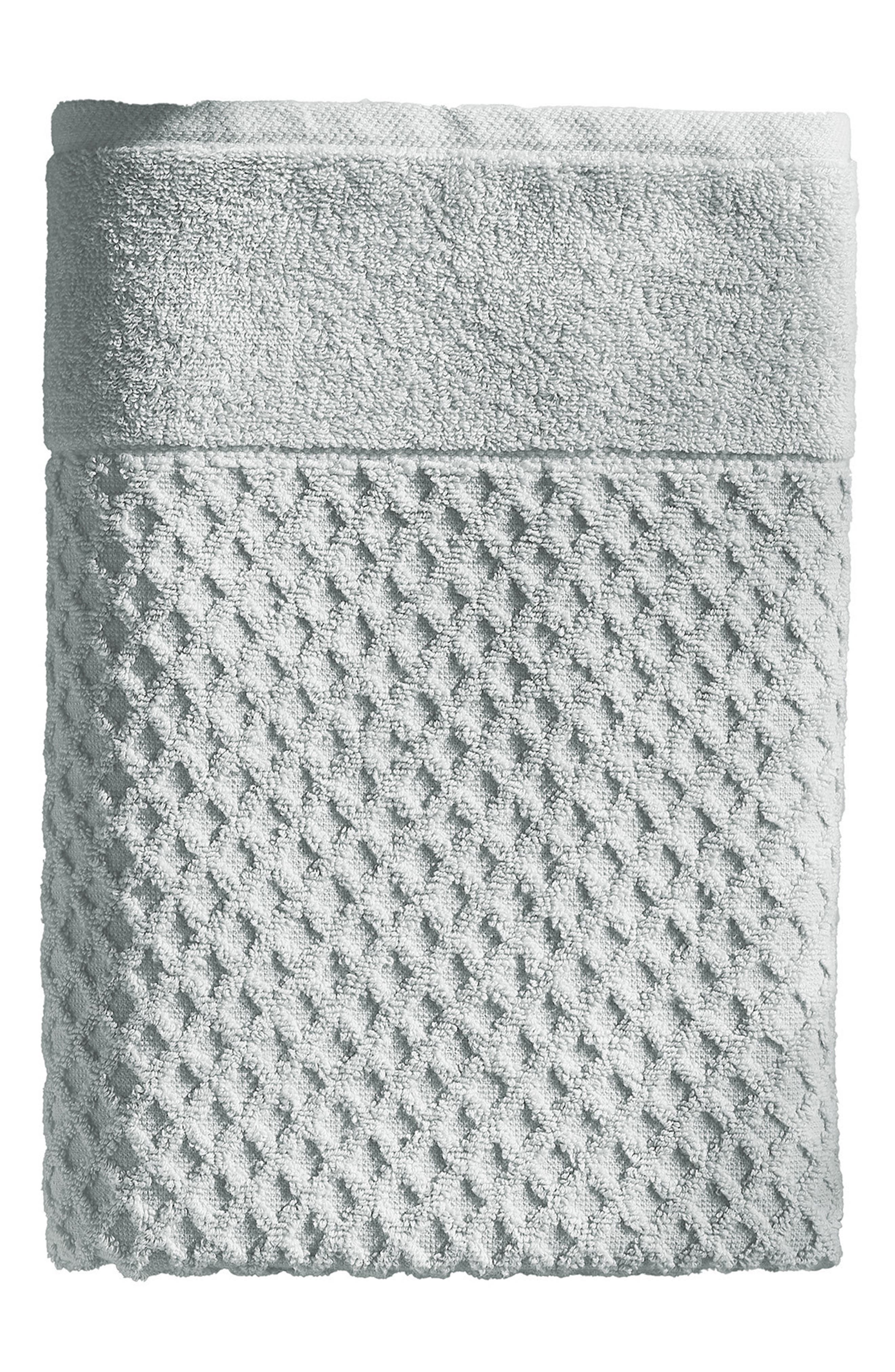 Woven & Weft Diamond Textured Single Bath Towel