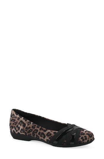 CLIFFS BY WHITE MOUNTAIN Chic Flat in Tan/Leopard/Nylon at Nordstrom Rack, Size 9