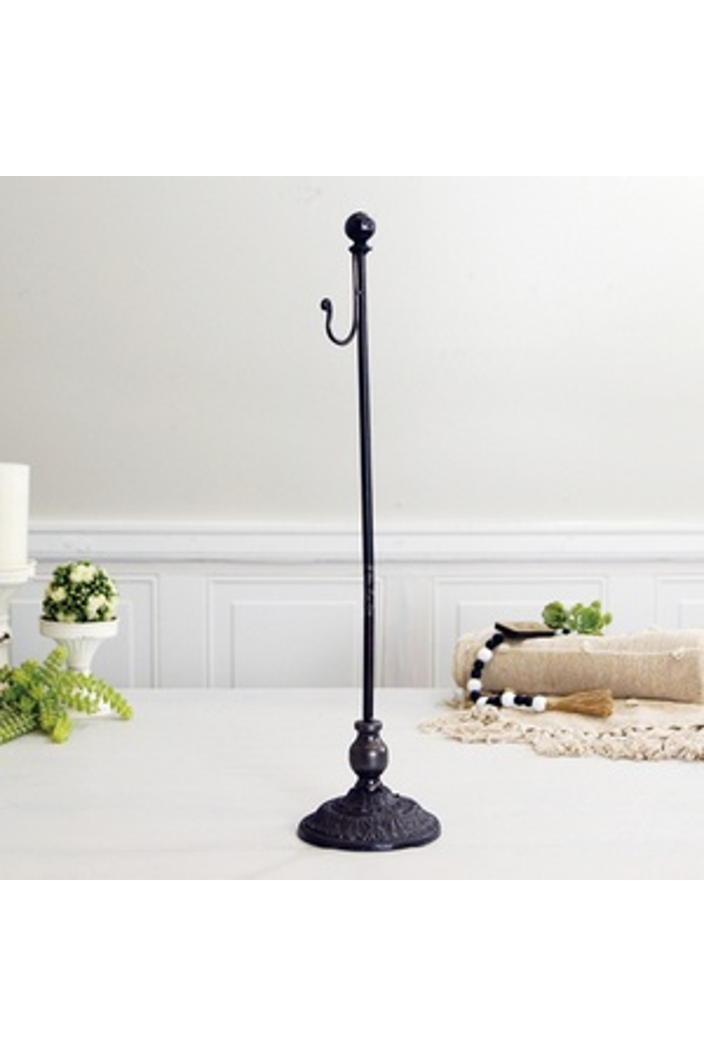 Metal Black Freestanding Wreath Holder, 28 Inch Decorative Display Stand, Main, color, Black