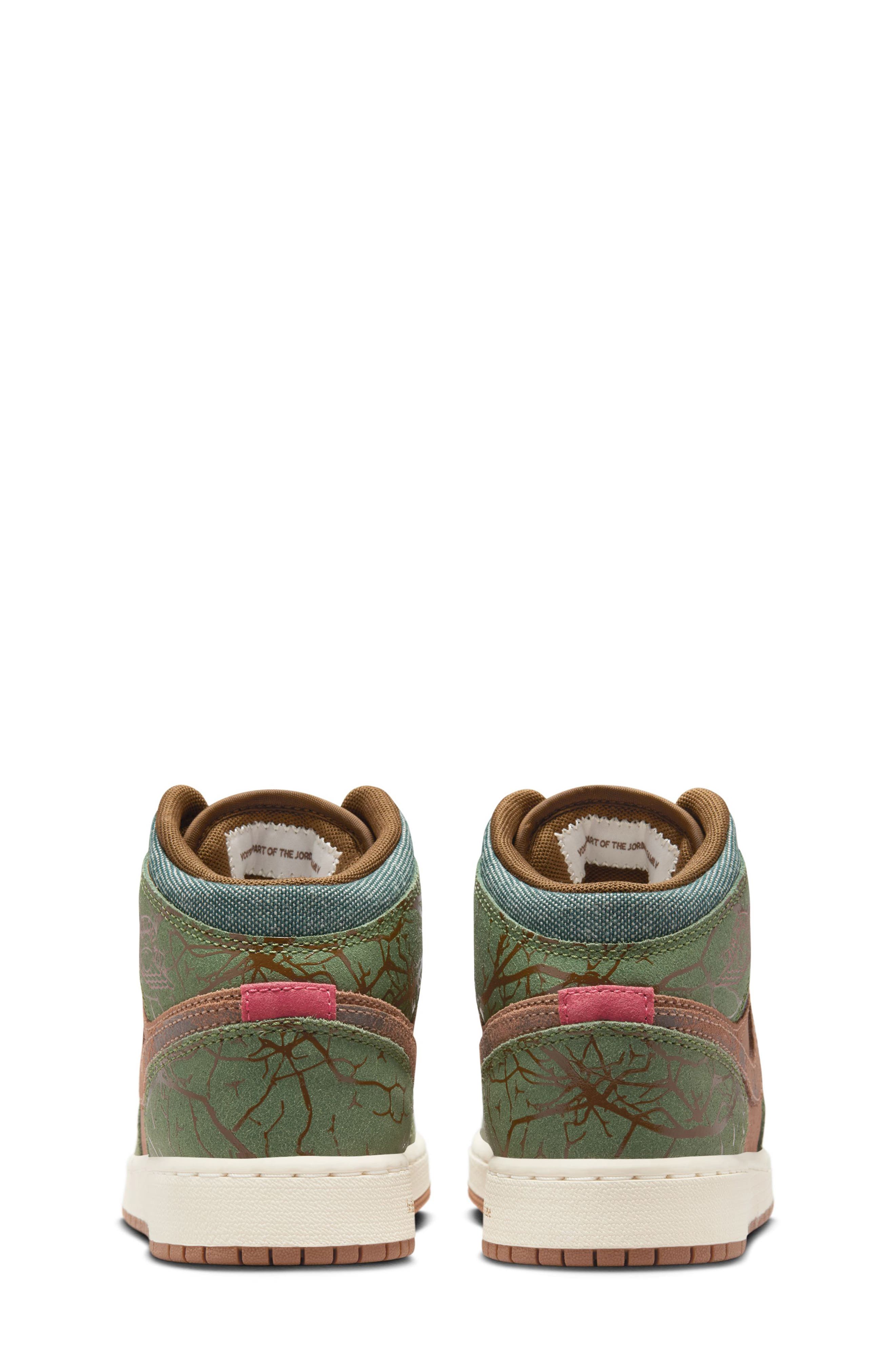 Jordan Kids' Jordan 1 Mid Sneaker, Alternate, color, 