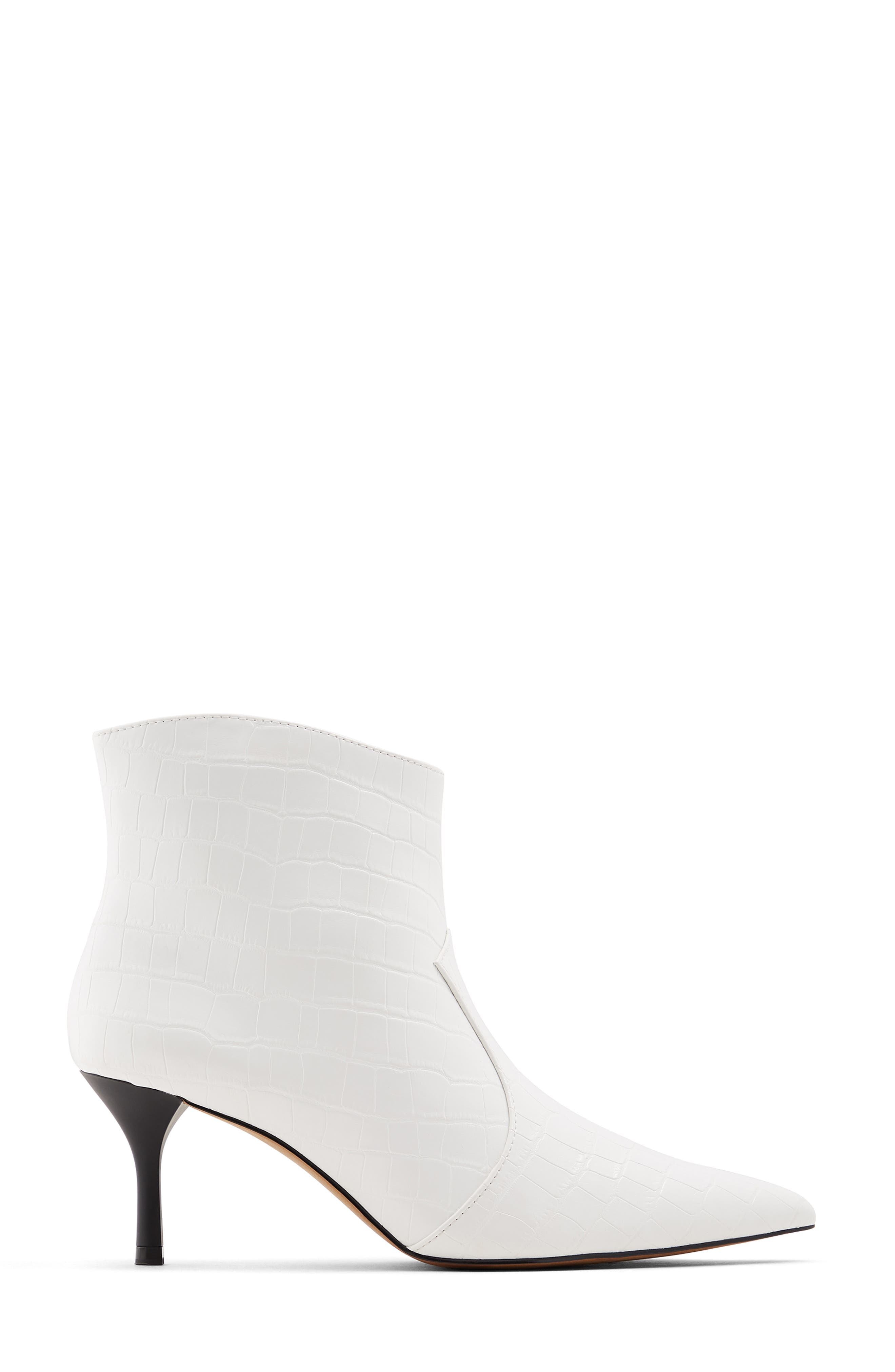 Who What Wear Olivia Kitten Heel Bootie, Alternate, color, 