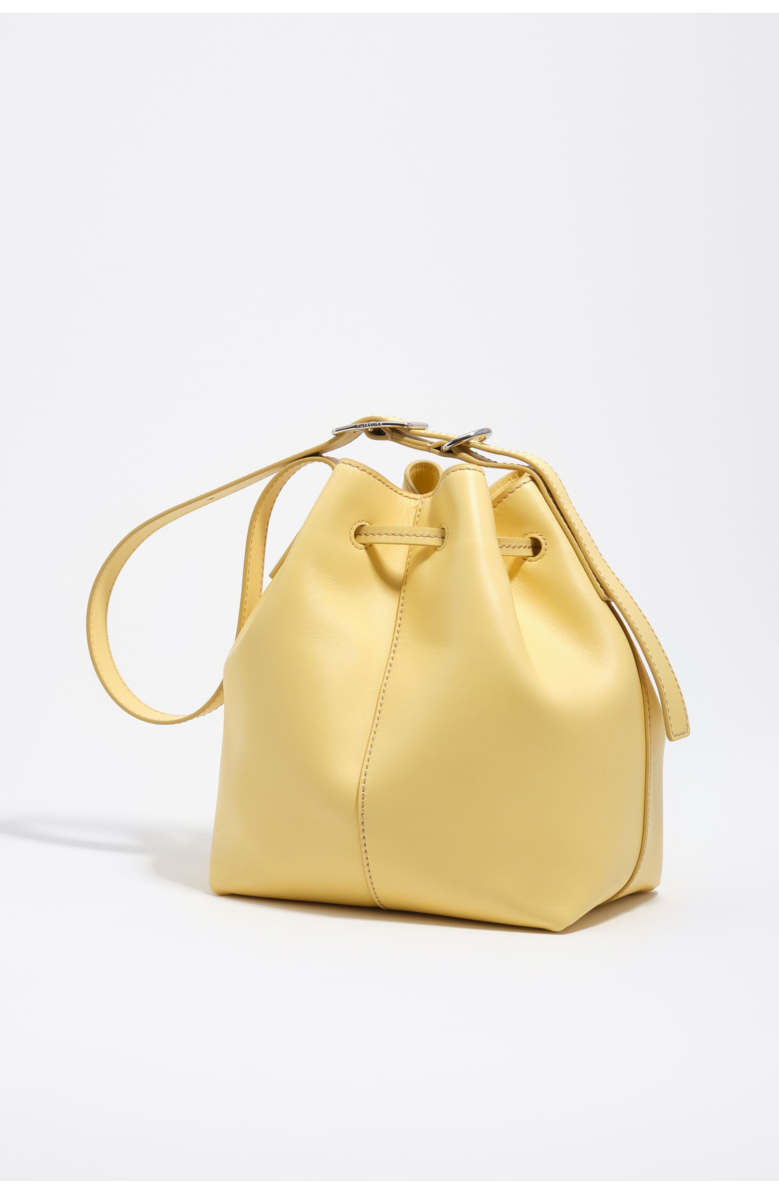 Large leather Carlino bucket bag, Alternate, color, BANANA