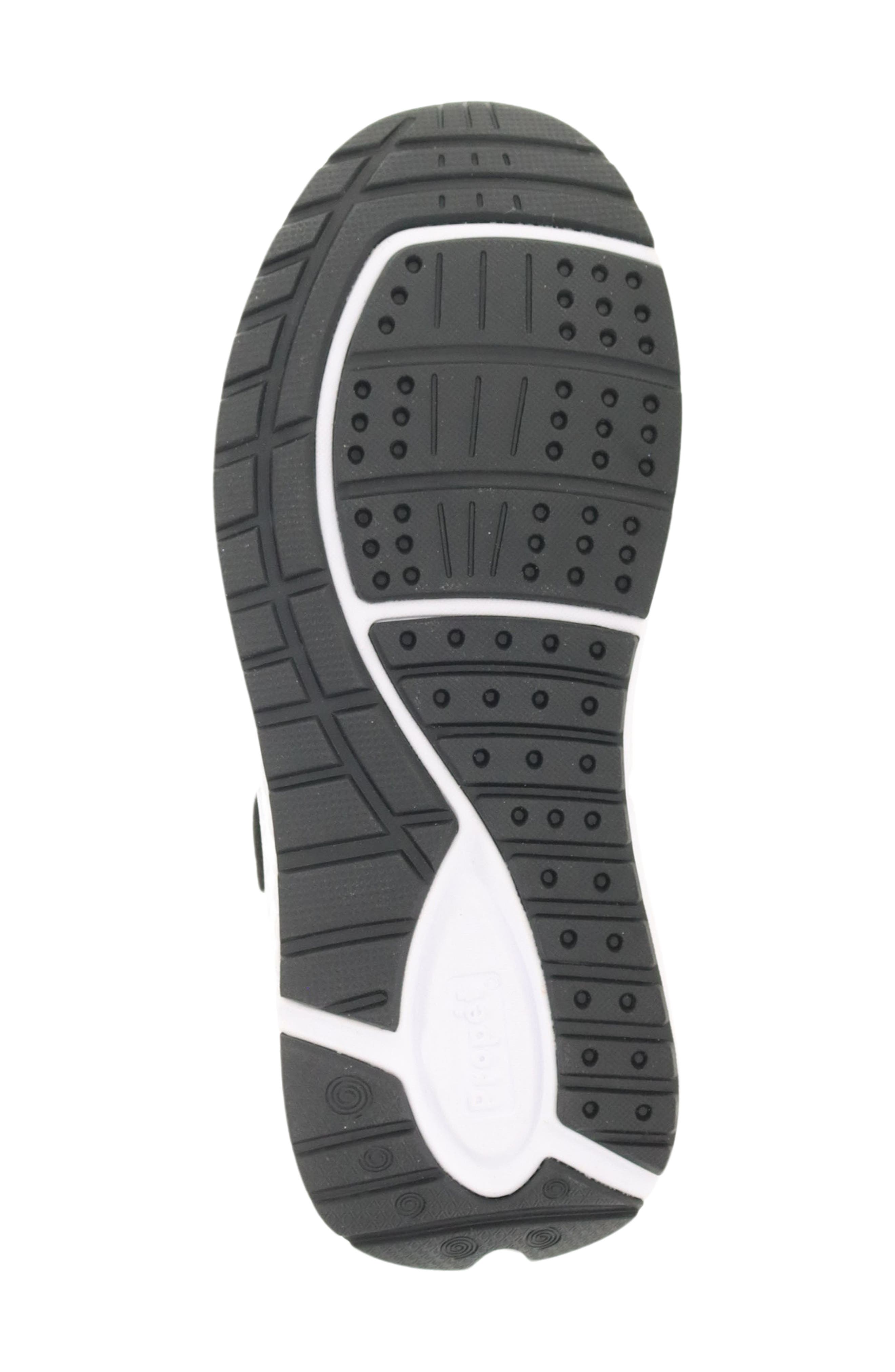 Propét Ultra FX Walking Sneaker, Alternate, color, Black/ Grey