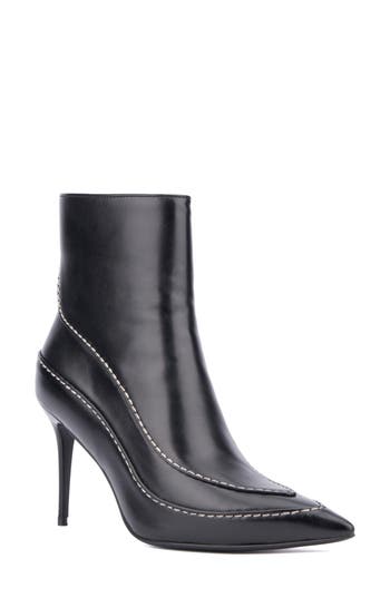 Torgeis Sophie Pointed Toe Bootie In Black