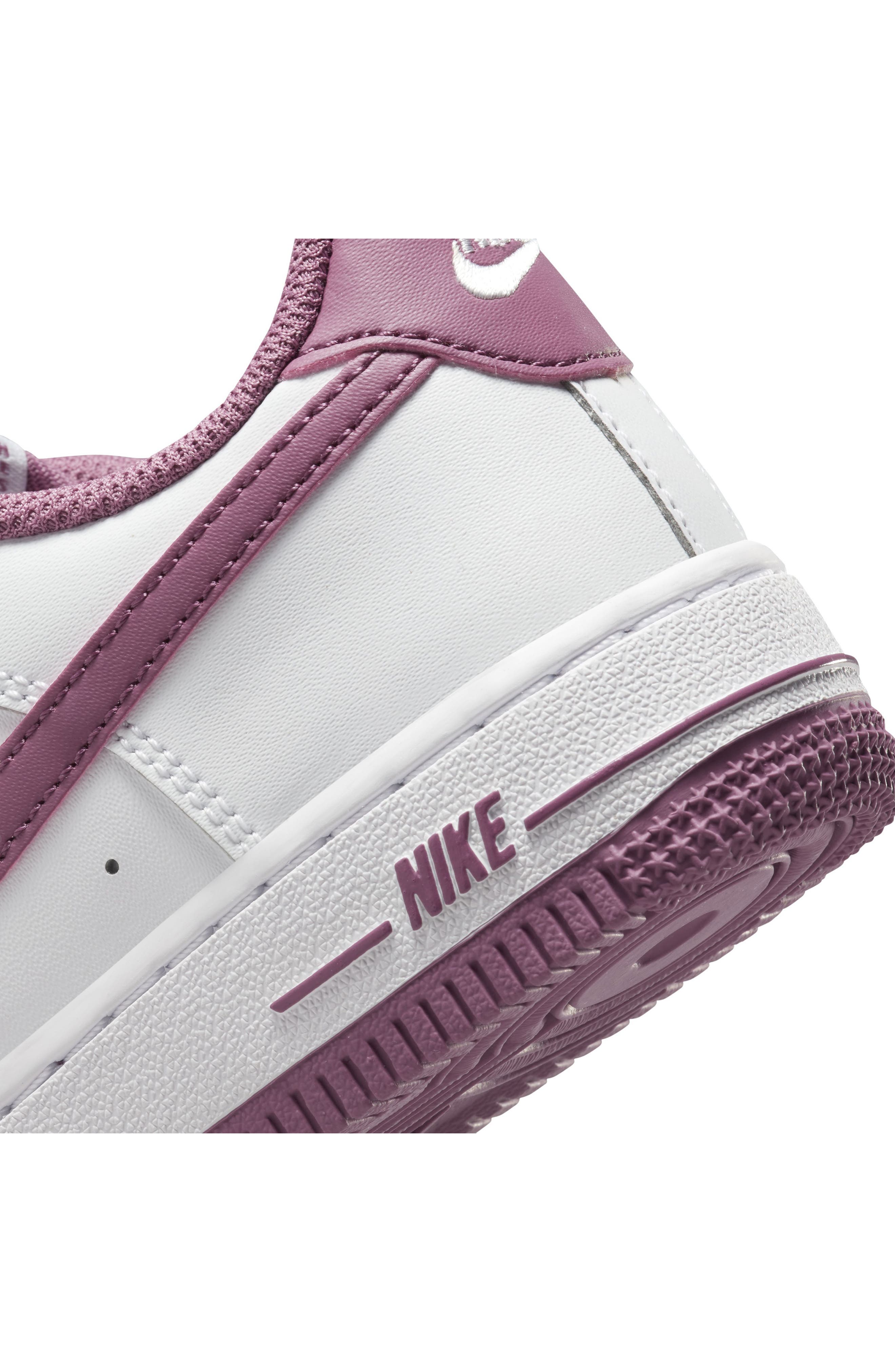 Nike Air Force 1 '06 Sneaker, Alternate, color, 