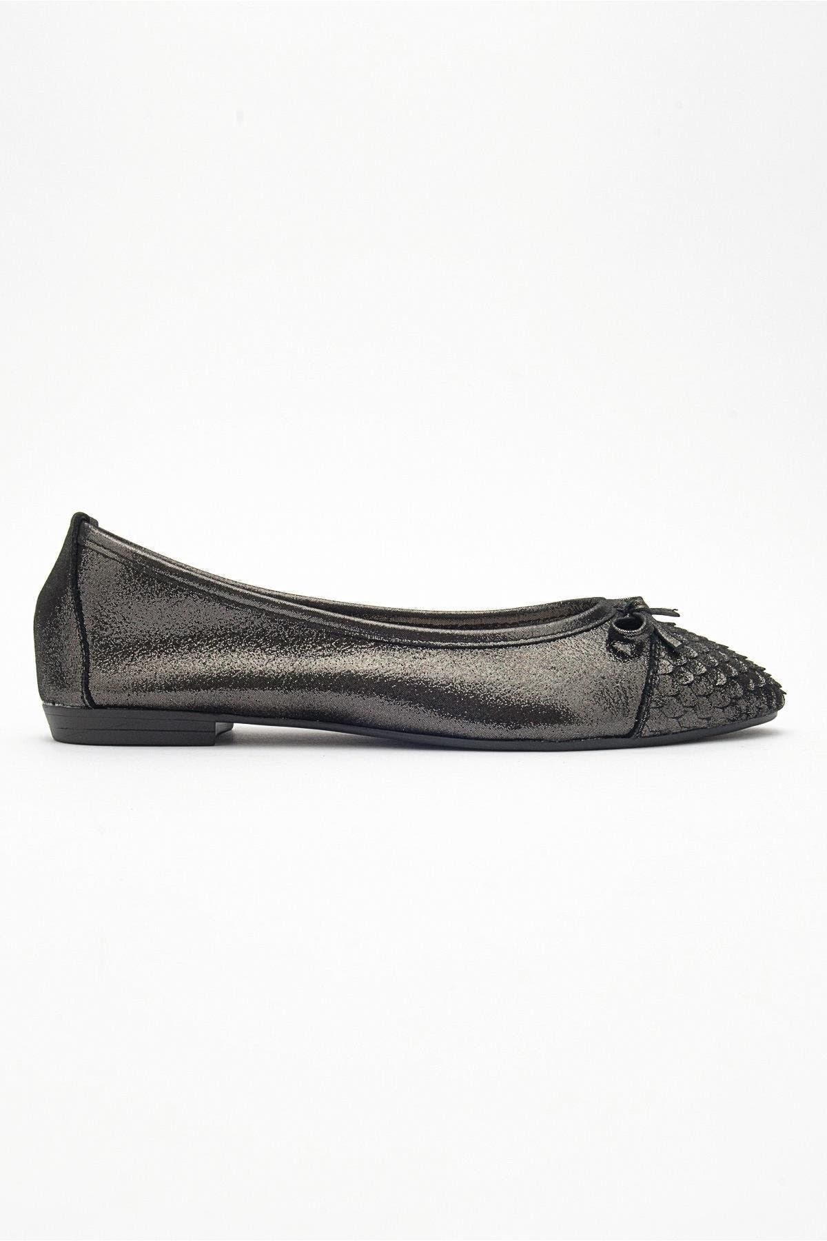 Copos Leather Bow Cap Toe Ballet Flat, Alternate, color, Black