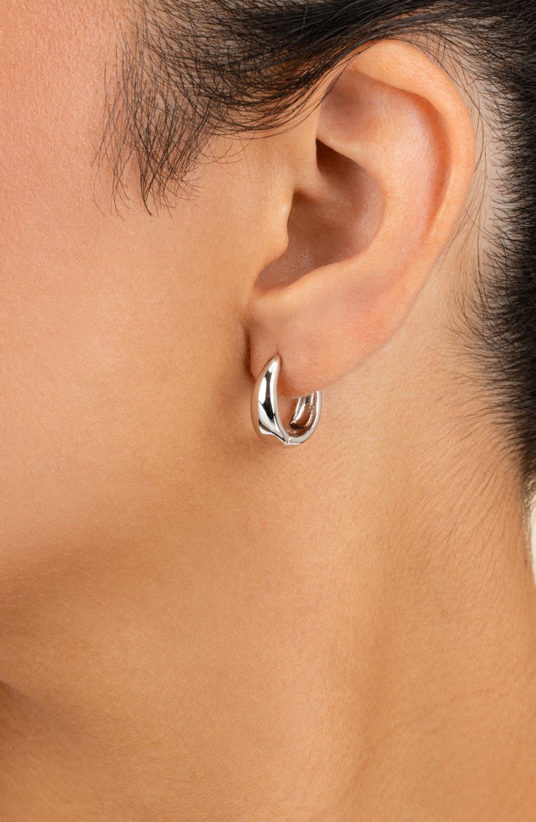 Sterling Forever Lavina Polished Huggie Hoop Earrings, Alternate, color, Silver