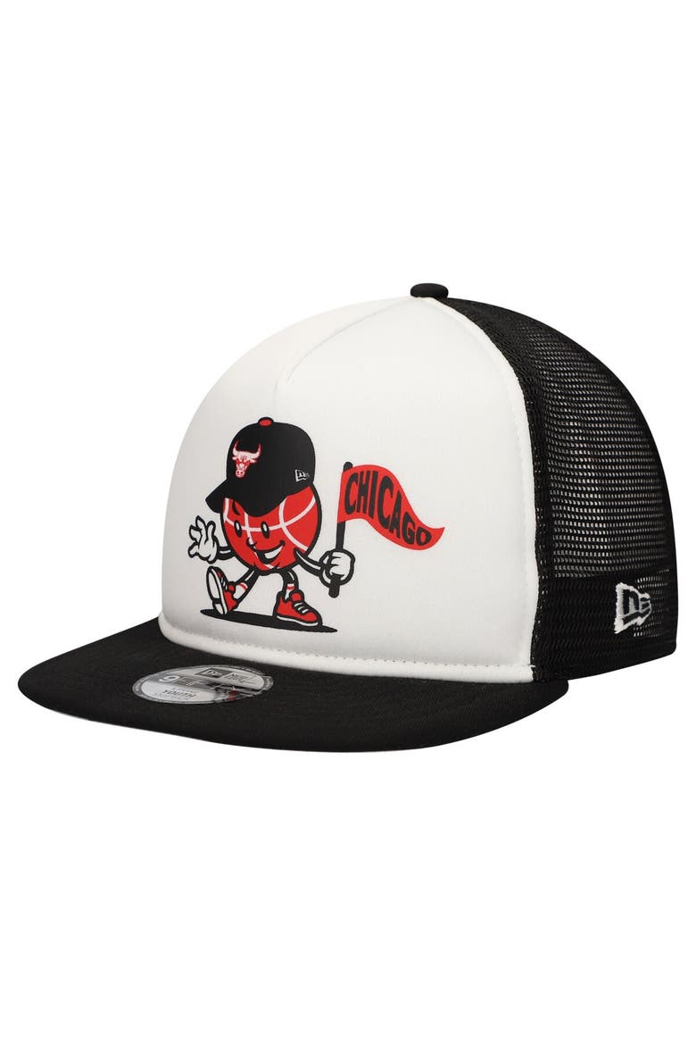 Youth New Era White/Black Chicago Bulls Court Sport Mascot 9FIFTY Snapback Hat, Main, color, White
