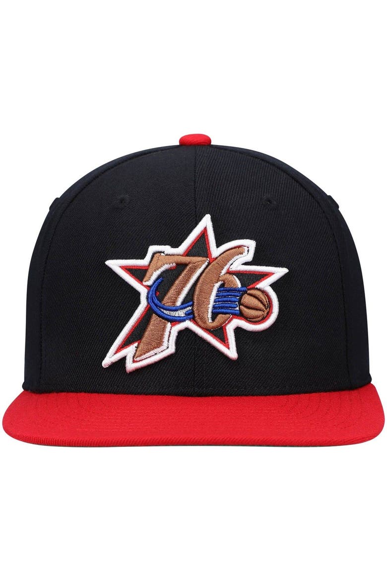 Men's Mitchell & Ness Black/Red Philadelphia 76ers Hardwood Classics Team Two-Tone 2.0 Snapback Hat, Alternate, color, Black