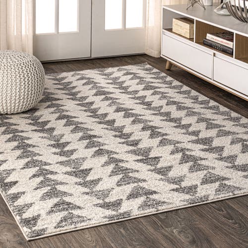 Jonathan Y Aisha Moroccan Triangle Geometric Area Rug In Cream/gray