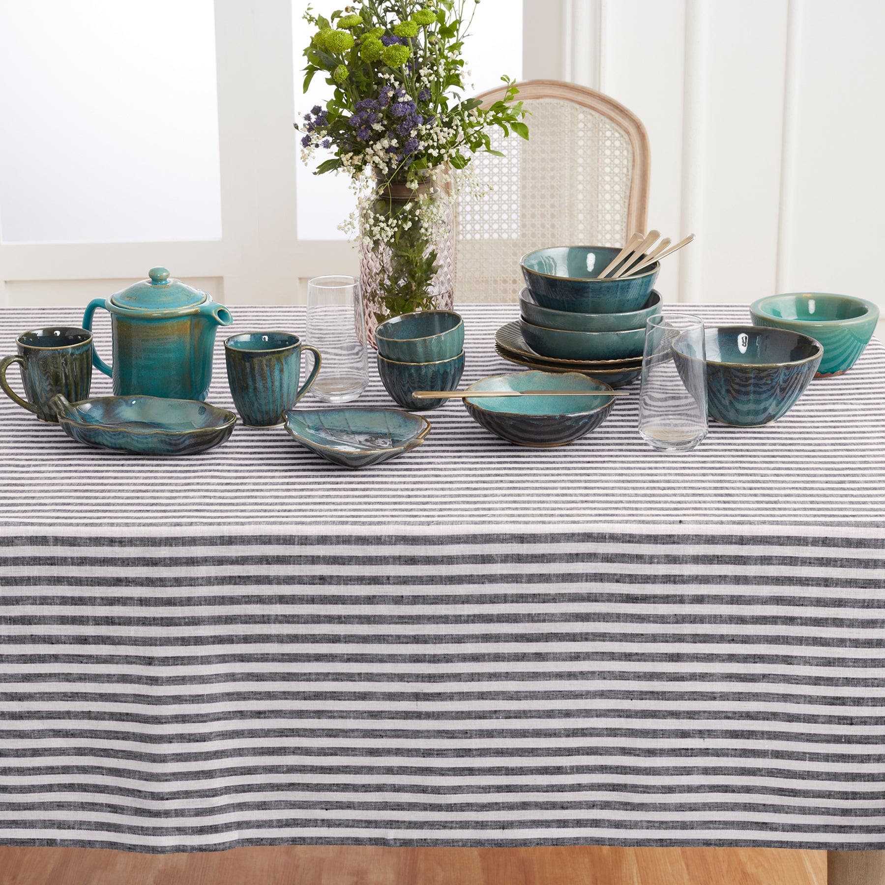 Solino Home Amalfi Stripe Linen Tablecloth - Thumbnail 4