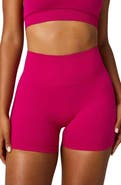 Fabletics Seamless Scrunch 4'' Short