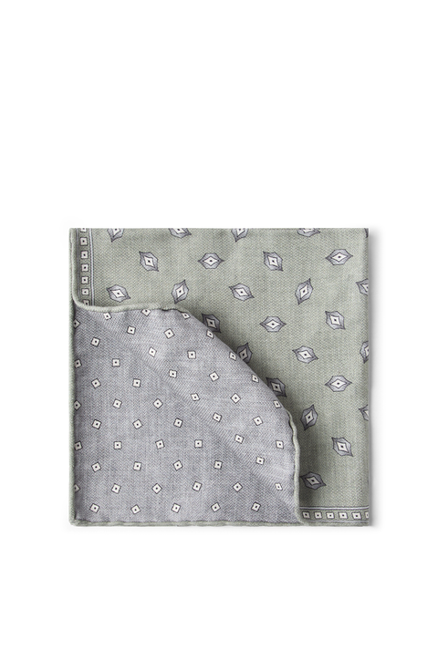 Pocket square with pattern