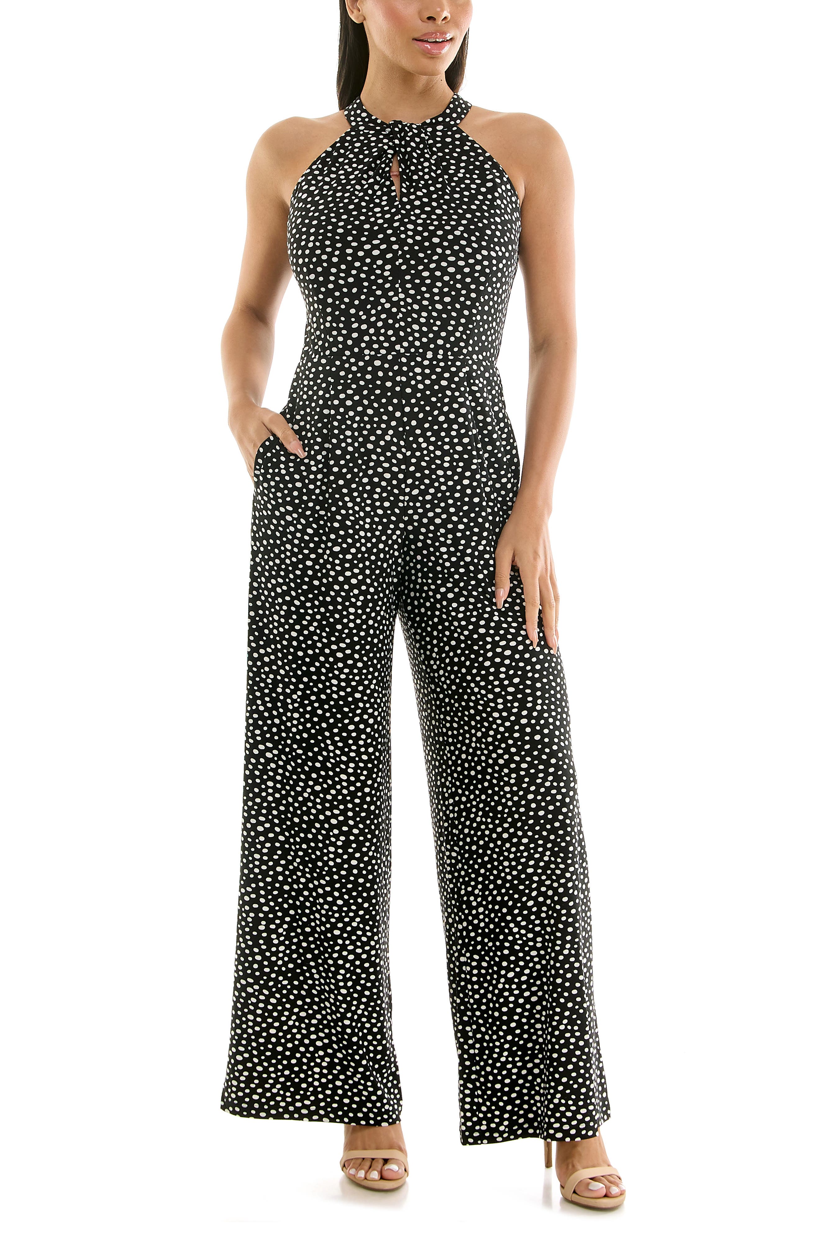 selected BLACK/WHITE DOTS