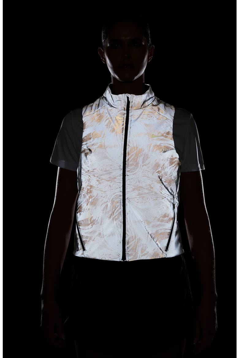 Therma-FIT ADV Reflective Running Vest, Alternate, color, VAST GREY/ BLACK