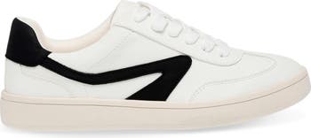 Voyage Sneaker