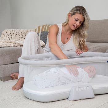BassiNest<sup>™</sup> Soothing Swivel Sleeper 3.0 Bassinet