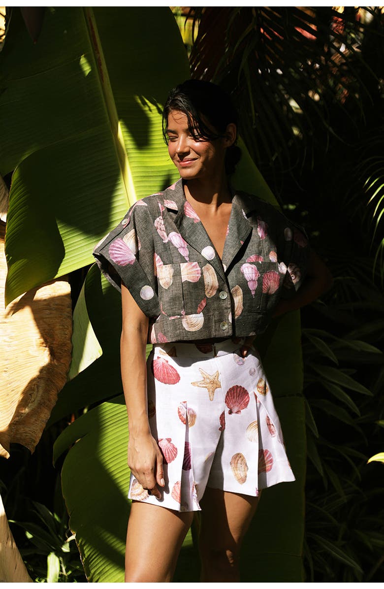 NO PISE LA GRAMA Guayaba Crop Top, Alternate, color, Conchitas Black Print