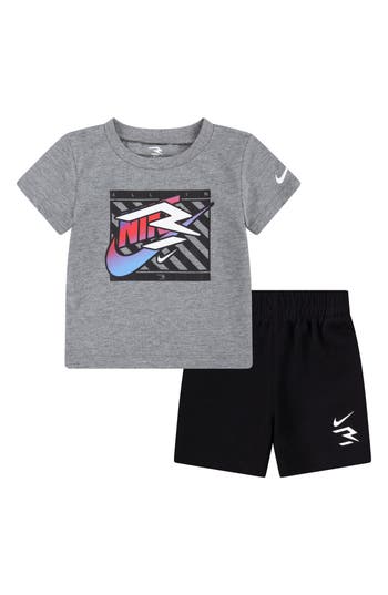 3 Brand Gradient Logo Graphic T-shirt & Shorts Set