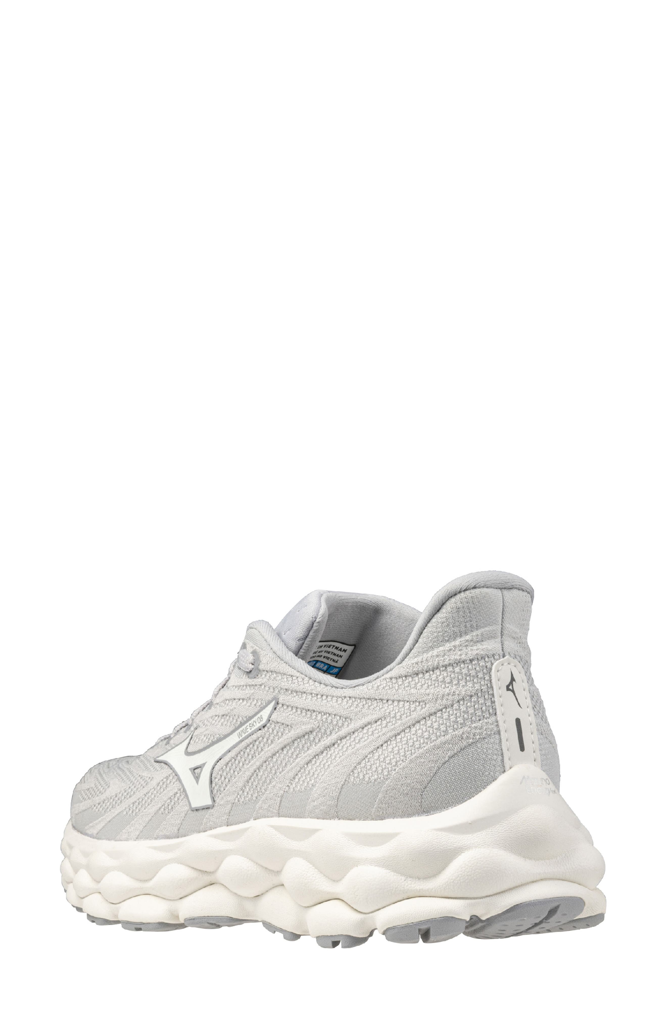 Wave Sky 8 Running Shoe, Alternate, color, GREY