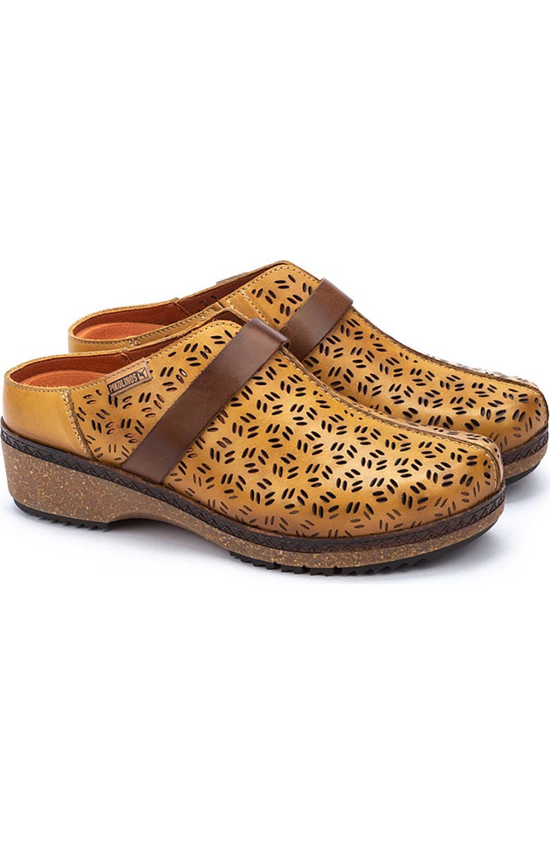 PIKOLINOS Granada Wow Perforated Clog, Alternate, color, Honey