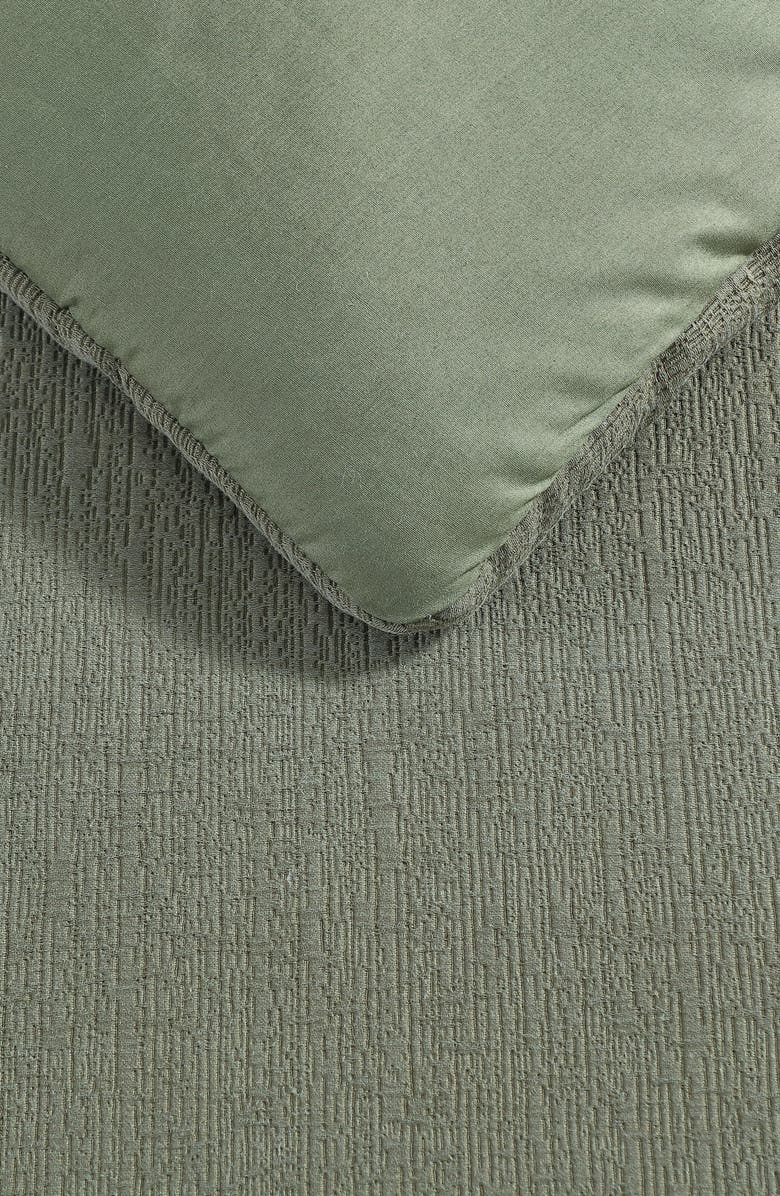 Vera Wang Carved Lines Matelassé Comforter & Sham Set, Alternate, color, 