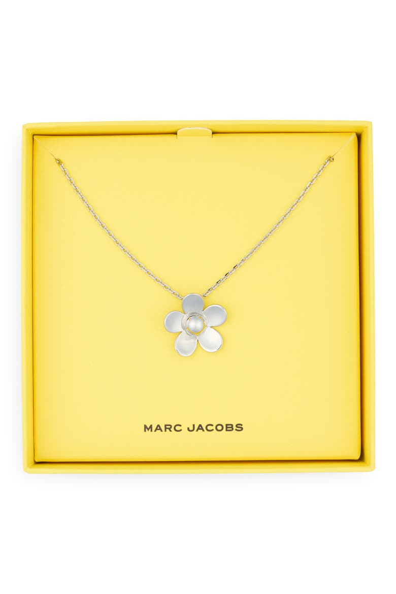 Mini Daisy Pendant Necklace, Alternate, color, SILVER