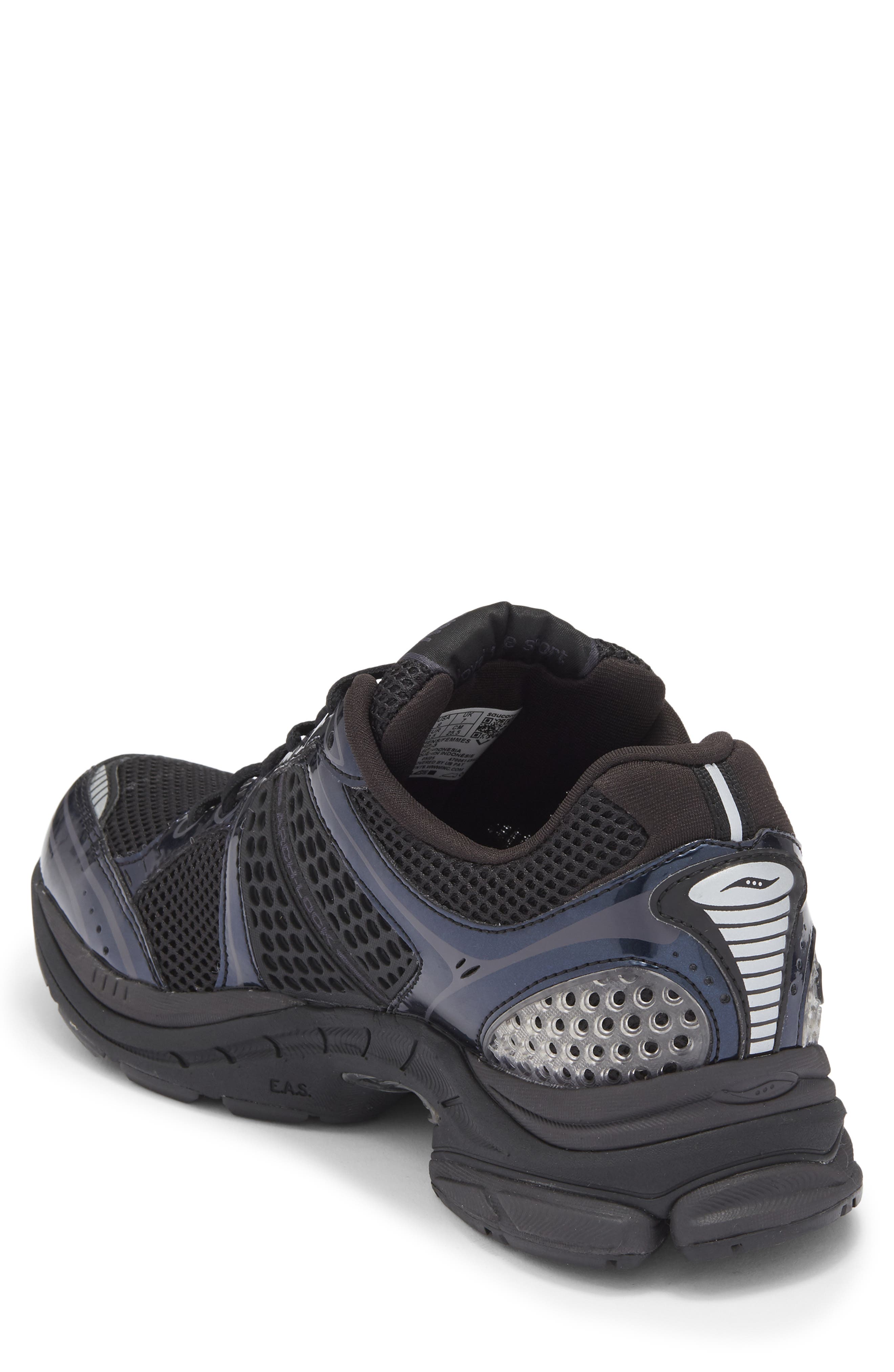 Saucony ProGrid Triumph 4 Sneaker, Alternate, color, Black