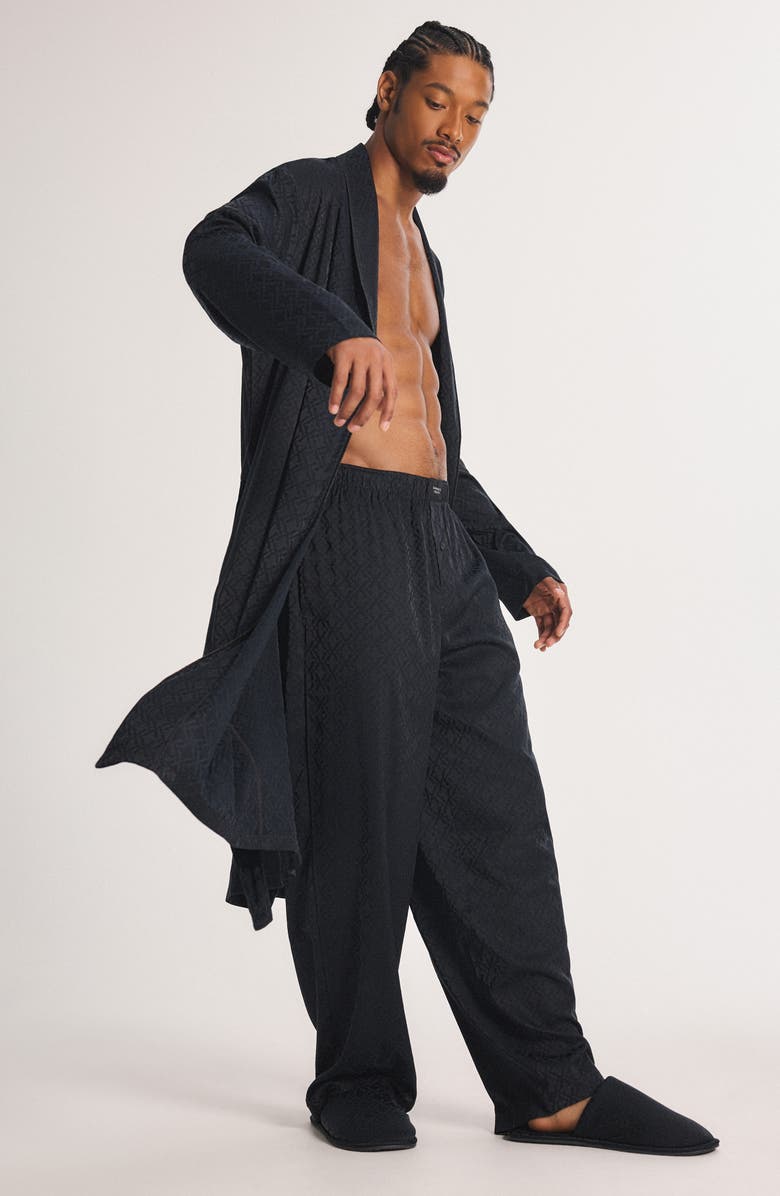 SAVAGE X FENTY Savage X Satin Jacquard Robe, Alternate, color, Black Caviar X Hatch Jacquard