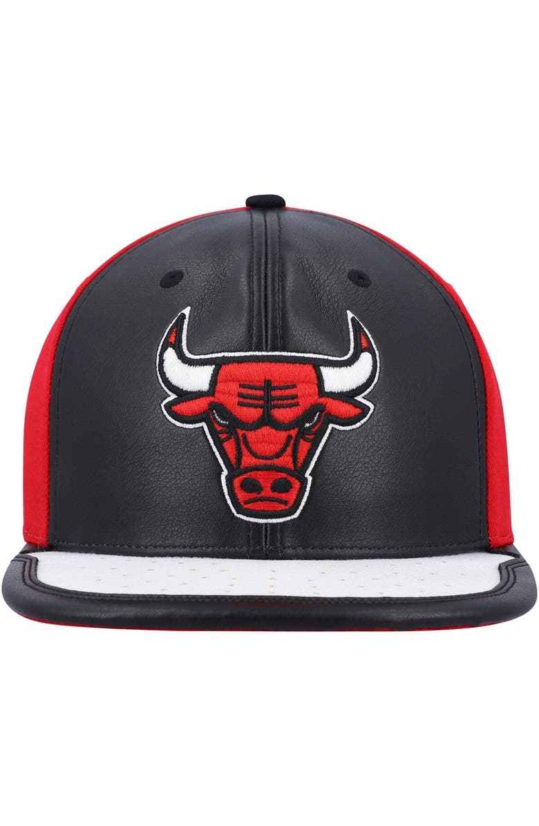Mitchell & Ness Men's Mitchell & Ness Black/White Chicago Bulls Day One Snapback Hat, Alternate, color, Black