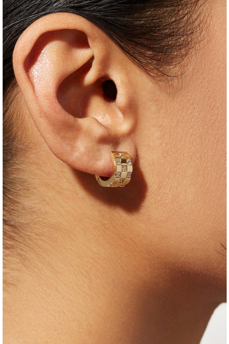 Eden Cubic Zirconia Huggie Hoop Earrings, Alternate, color, GOLD / CLEAR
