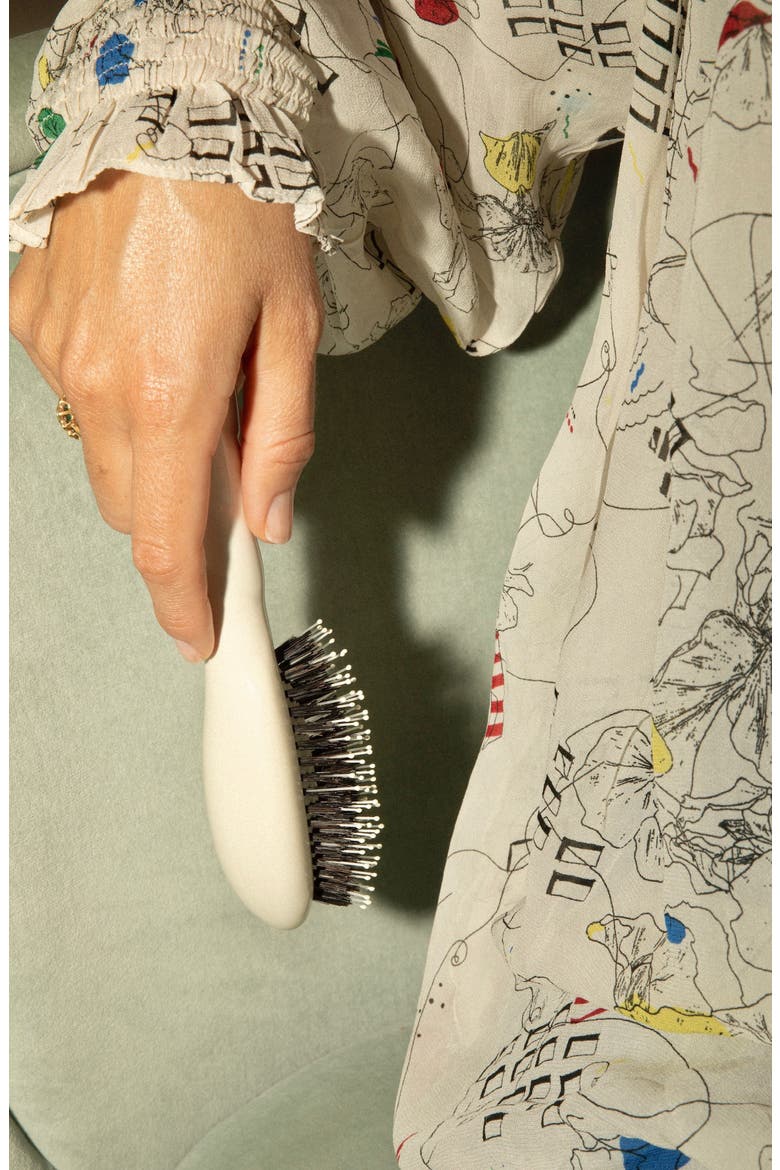 N.03 The Small Gentle Scalp Care Hairbrush, Alternate, color, CREAMY WHITE