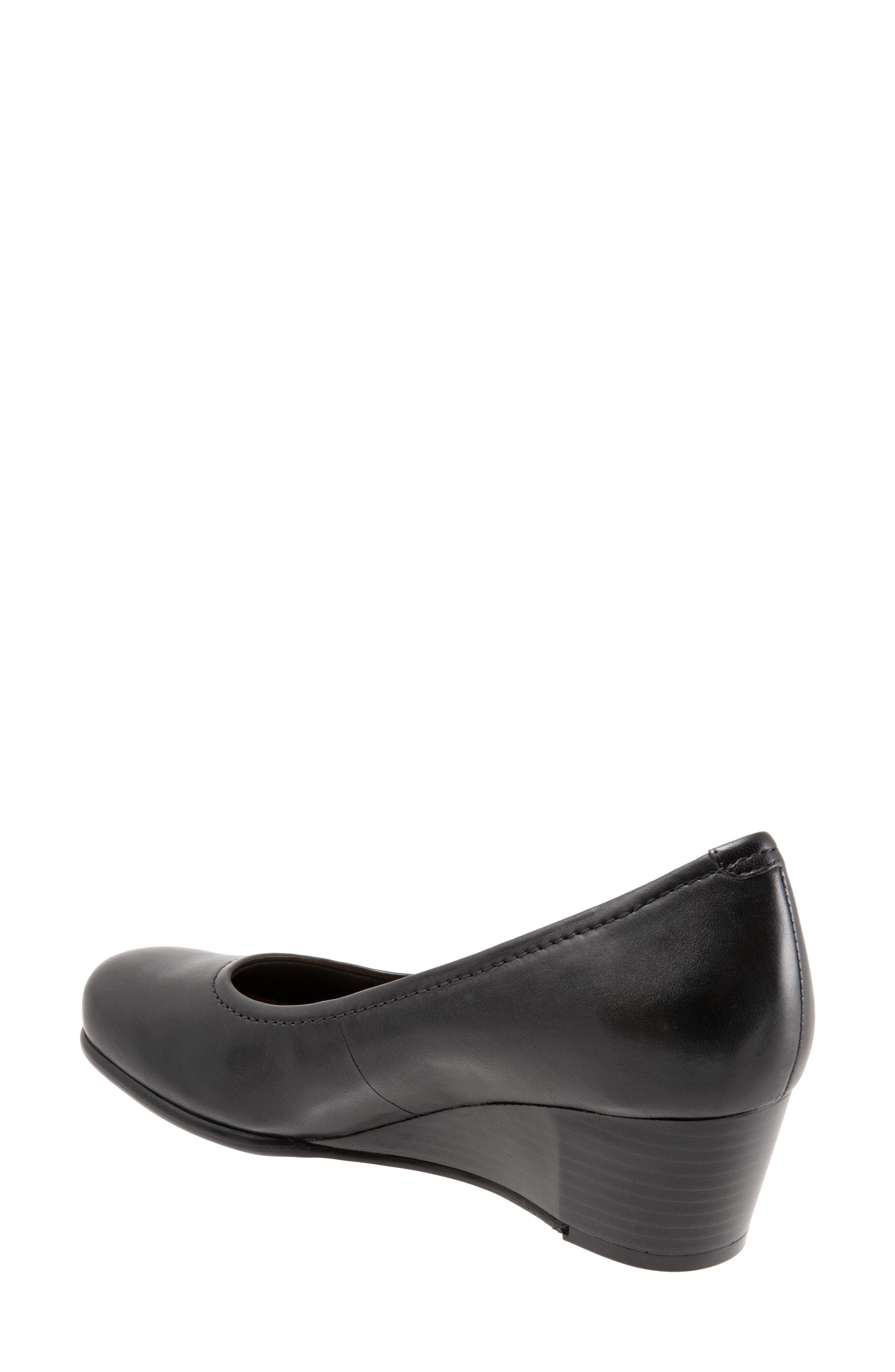 Trotters Winnie Wedge Pump, Alternate, color, 