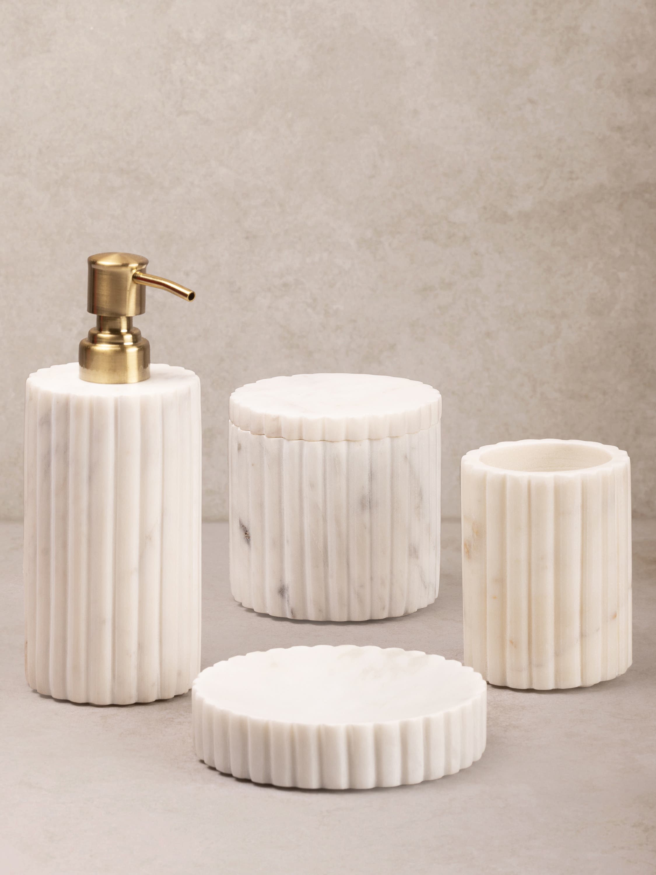 GAURI KOHLI Roksana Bath Accessories - White, Large